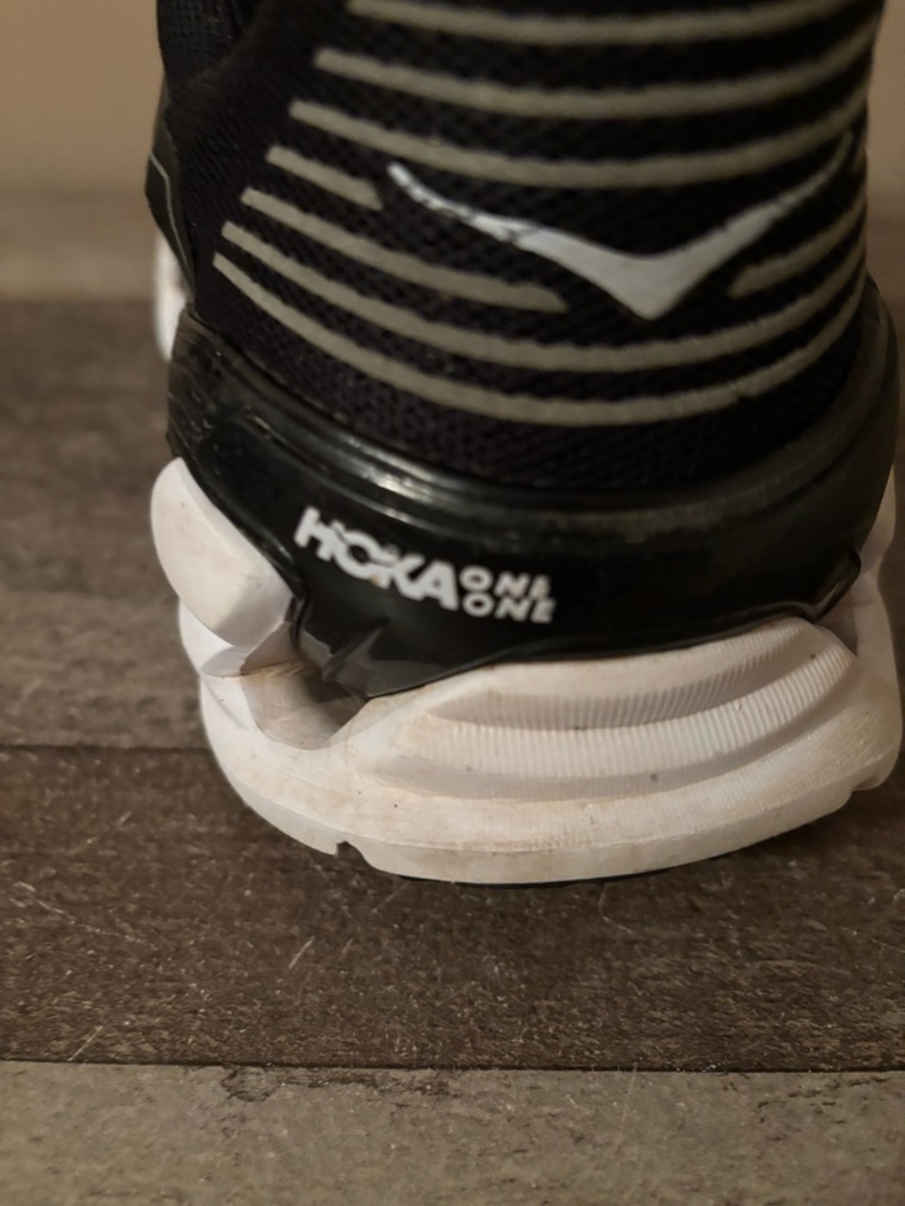 HOKA ONE MENS VANQUISH 3 Black  Running shoe size 13 - Picture 4 of 7